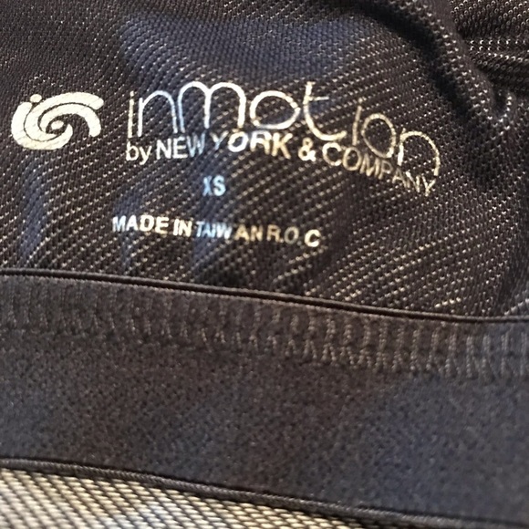 Inmotion by New York Women’s Activewear Tank Top  XS  Built In Bra - Picture 8 of 8